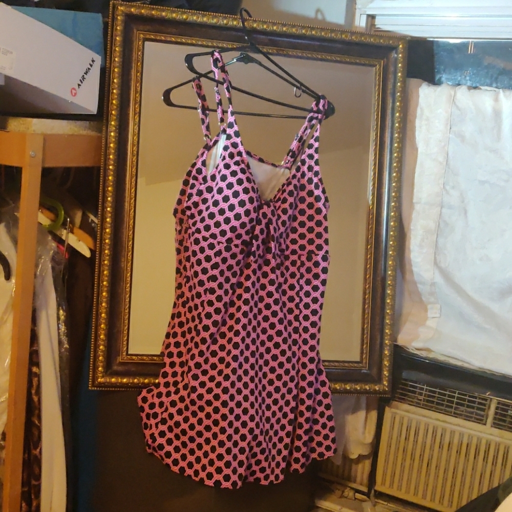 A penbrooke swimsuits for a plus size women 24w